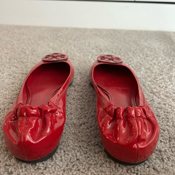 Tory Burch Hot Pink Patent Leather Ballet Flats Reva 7.5 - Picture 3 of 5